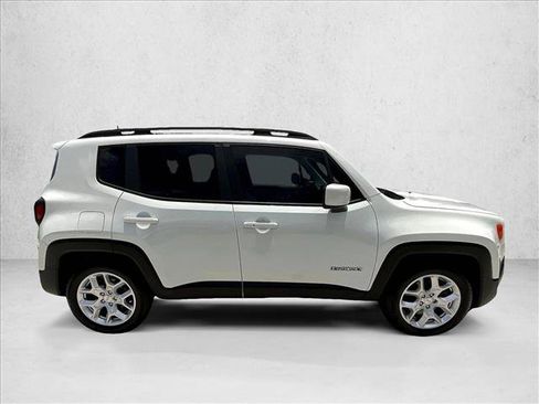 Used 2018 Jeep Renegade Latitude w/ Safety & Security Group FWD image 5