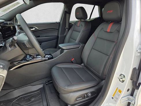 New 2026 Chevrolet Trax RS w/ Sunroof Package image 4