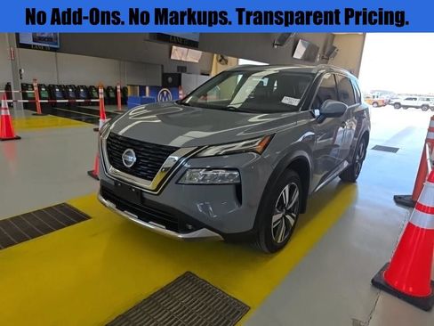 Used 2021 Nissan Rogue Platinum FWD image 1