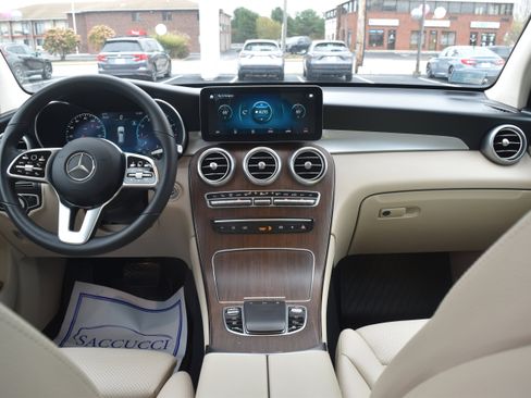 Used 2021 Mercedes-Benz GLC 300 4MATIC image 27