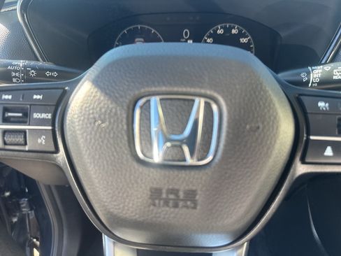 Used 2025 Honda CR-V LX image 23