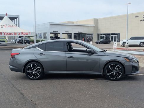 Certified 2023 Nissan Altima 2.5 SR w/ SR Premium Package image 9