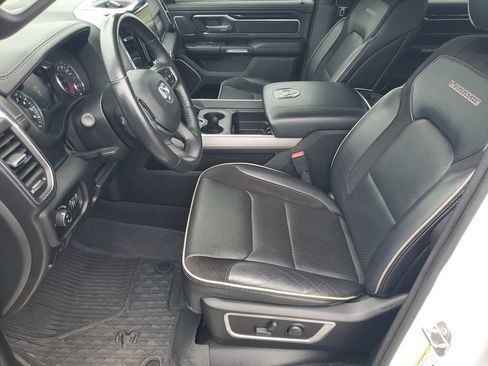 Used 2022 RAM 1500 Laramie AWD/4WD image 5