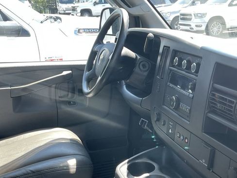 Used 2019 Chevrolet Express 3500 w/ Driver Convenience Package RWD image 9