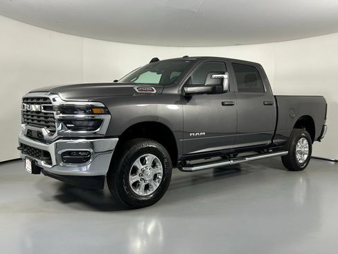 Used 2026 RAM 2500 Big Horn AWD/4WD image 3