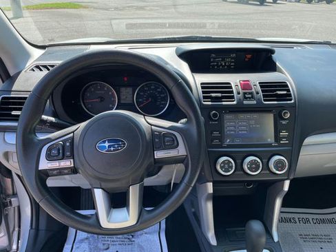 Used 2017 Subaru Forester 2.5i w/ Alloy Wheel Package AWD/4WD image 18
