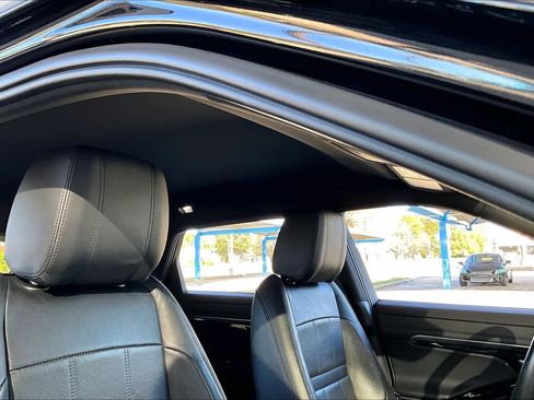 Used 2020 Land Rover Range Rover Evoque SE image 13