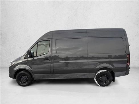 Used 2024 Mercedes-Benz Sprinter 2500 image 9
