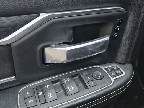 Used 2024 RAM 2500 Laramie w/ Sport Appearance Package image 12