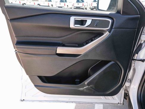 Used 2023 Ford Explorer XLT w/ Equipment Group 202A RWD image 23