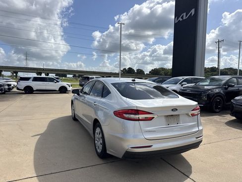 Used 2019 Ford Fusion S FWD image 21