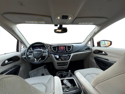 Used 2018 Chrysler Pacifica Touring-L Plus w/ Advanced Safetytec Group image 23