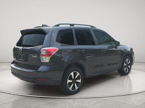 Used 2017 Subaru Forester 2.5i Premium AWD/4WD image 7