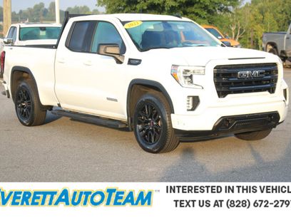 Used 2022 GMC Sierra 1500 Elevation w/ LPO, Elevation Black Package