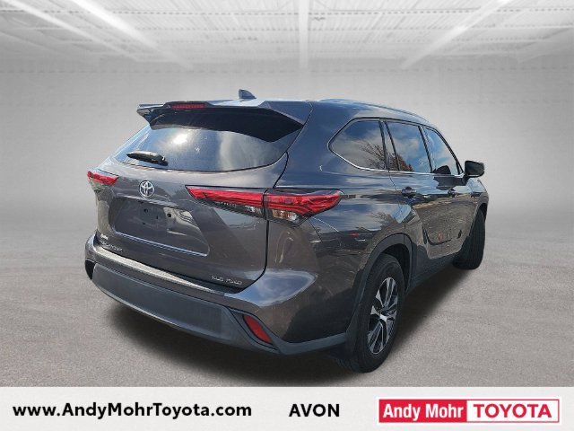 Used 2022 Toyota Highlander XLE AWD/4WD image 7