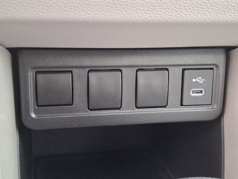 Certified 2024 Toyota Corolla Cross L image 24