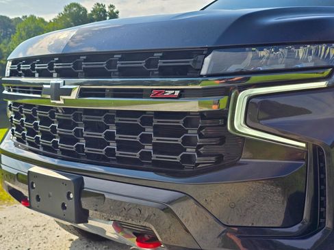 Used 2022 Chevrolet Suburban Z71 w/ Luxury Package AWD/4WD image 29