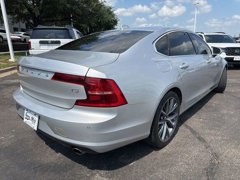 Used 2018 Volvo S90 T5 Momentum w/ Convenience Package image 3