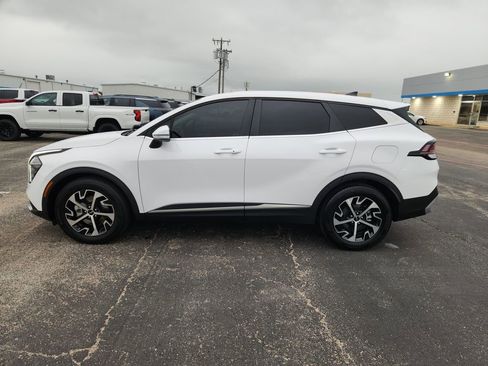 Used 2025 Kia Sportage EX FWD image 4