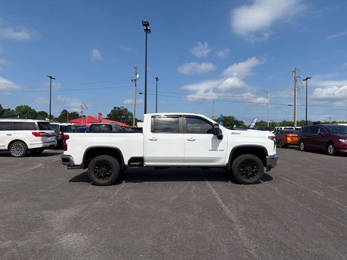 Used 2020 Chevrolet Silverado 2500 LT w/ Z71 Off-Road Package AWD/4WD image 2
