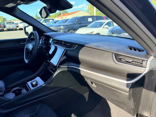 Used 2024 Jeep Grand Cherokee Altitude AWD/4WD image 8