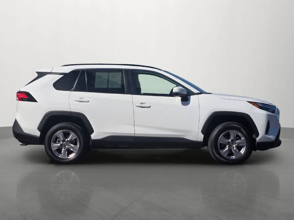 Used 2025 Toyota RAV4 XLE AWD/4WD image 7