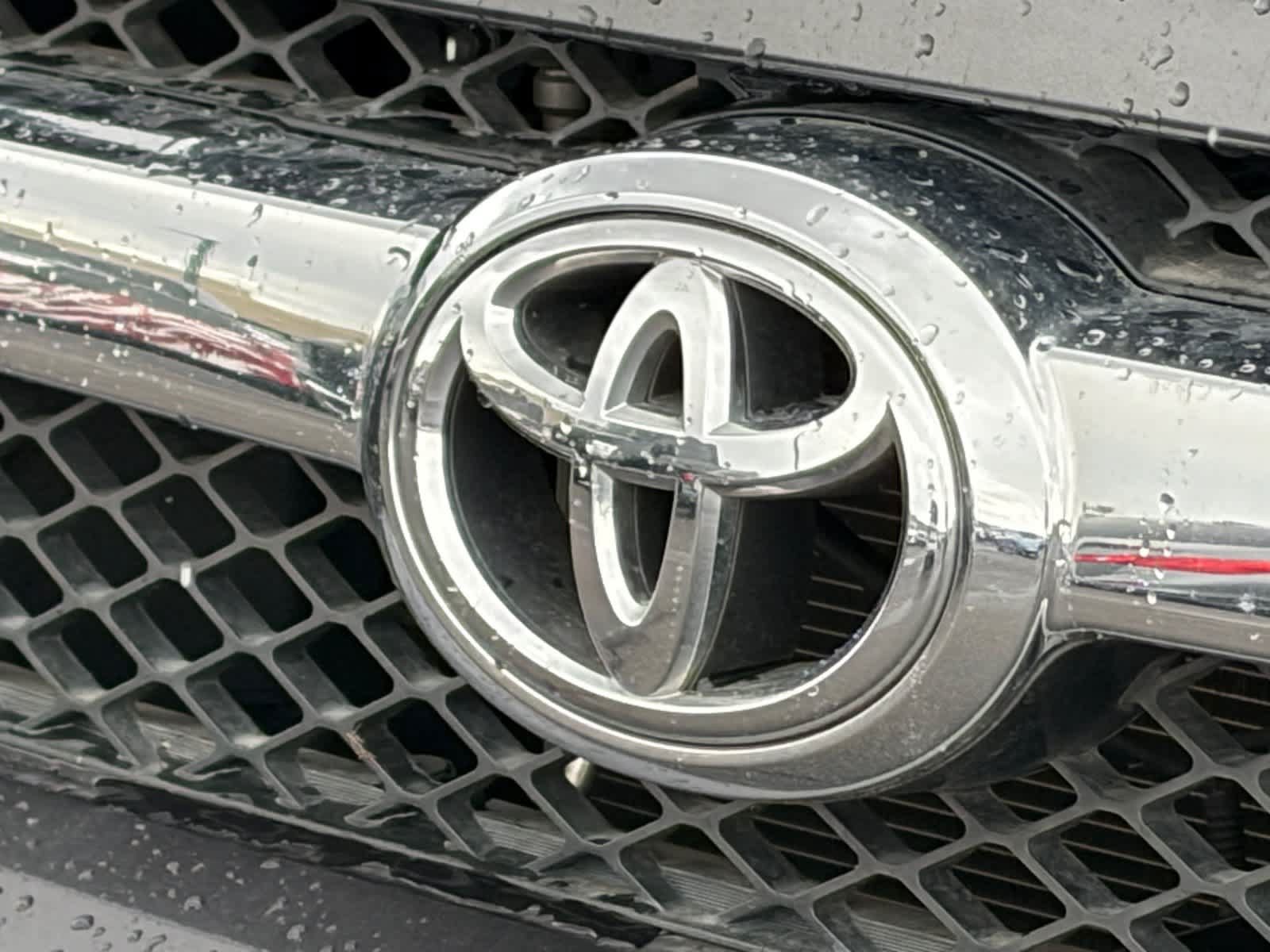 Used 2011 Toyota 4Runner SR5 RWD image 11