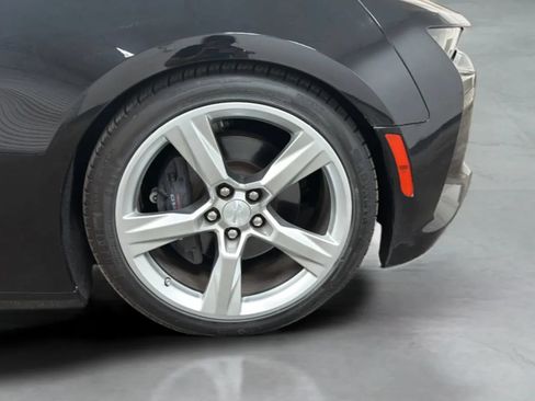 Used 2018 Chevrolet Camaro SS RWD image 24