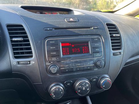 Used 2014 Kia Forte LX w/ Popular Package image 17