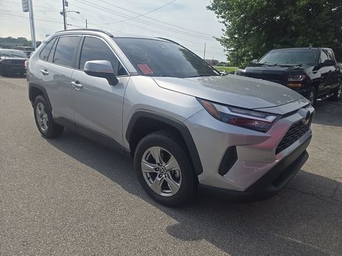 Used 2024 Toyota RAV4 XLE FWD image 2