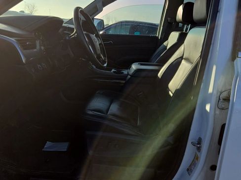 Used 2018 Chevrolet Suburban LT image 5