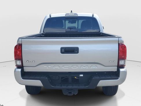 Used 2022 Toyota Tacoma SR5 w/ Technology Package image 6