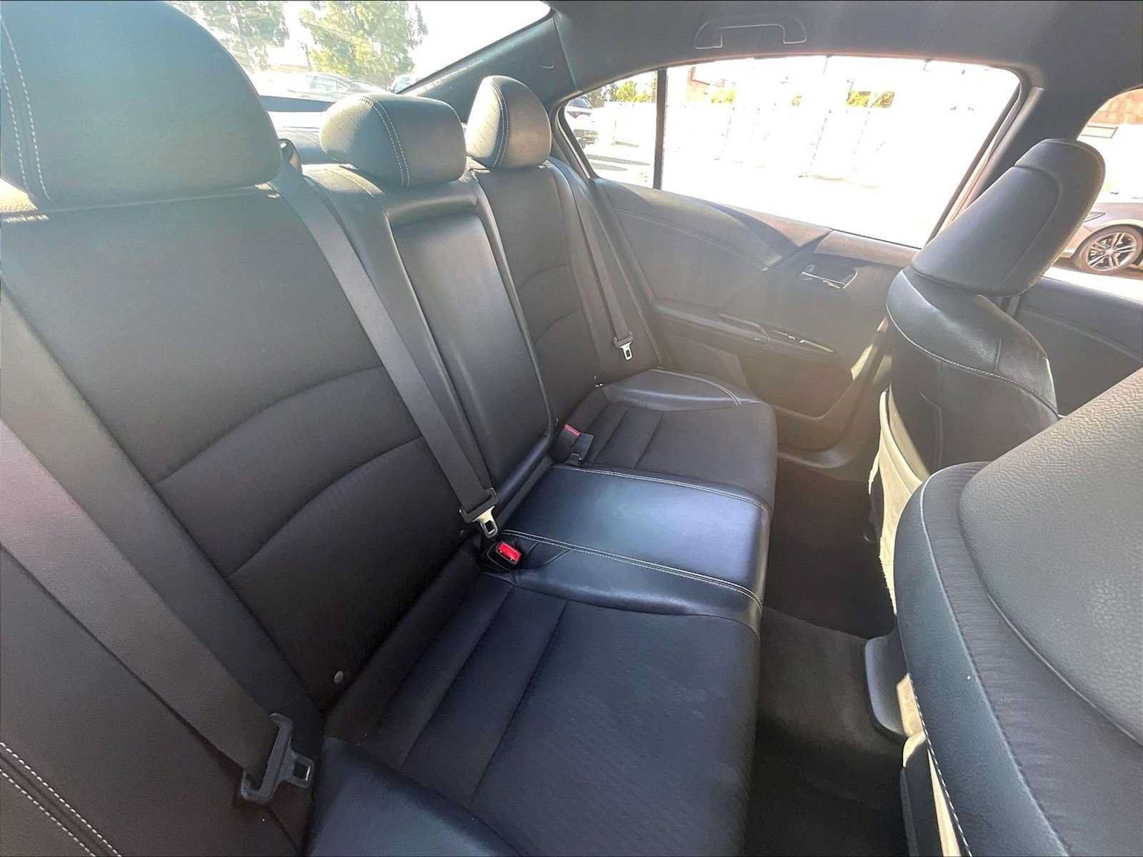 Used 2017 Honda Accord Sport image 28