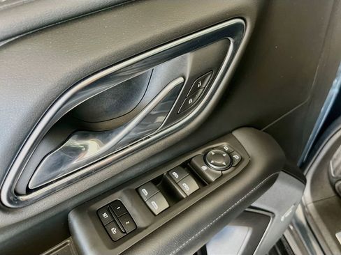 Used 2021 Chevrolet Tahoe LT RWD image 18