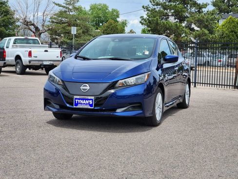 Certified 2025 Nissan Leaf S FWD image 3