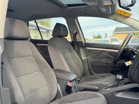 Used 2009 Volkswagen Rabbit S image 15