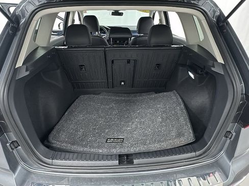 Used 2024 Volkswagen Taos SE w/ Panoramic Sunroof Package image 15