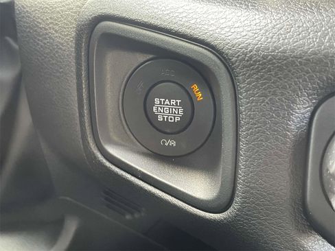 New 2025 Jeep Gladiator Sport image 14