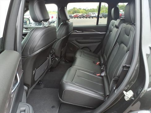 Used 2024 Jeep Grand Cherokee Limited w/ Trailer Tow Package image 14