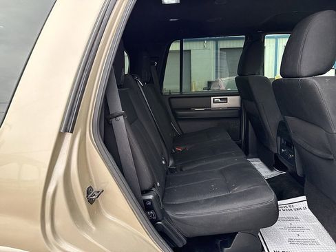 Used 2017 Ford Expedition XLT image 15