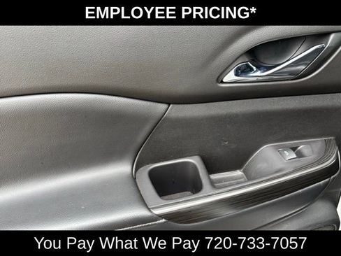 Used 2019 GMC Acadia SLT AWD/4WD image 16