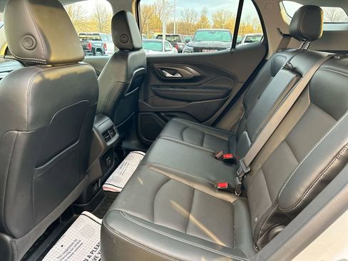 Used 2024 GMC Terrain SLT image 26