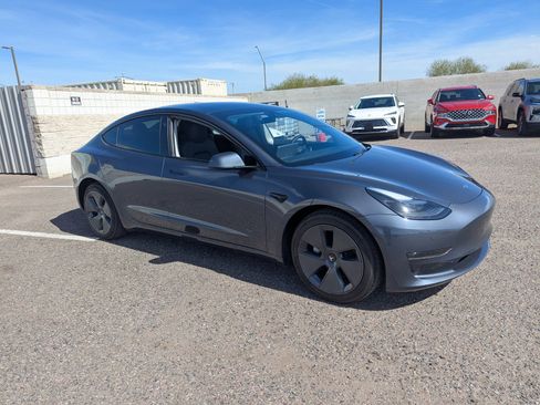 Used 2023 Tesla Model 3 Standard Range image 6