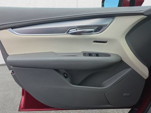 Used 2021 Cadillac XT5 Premium Luxury w/ LPO, Floor Liner Package AWD/4WD image 28