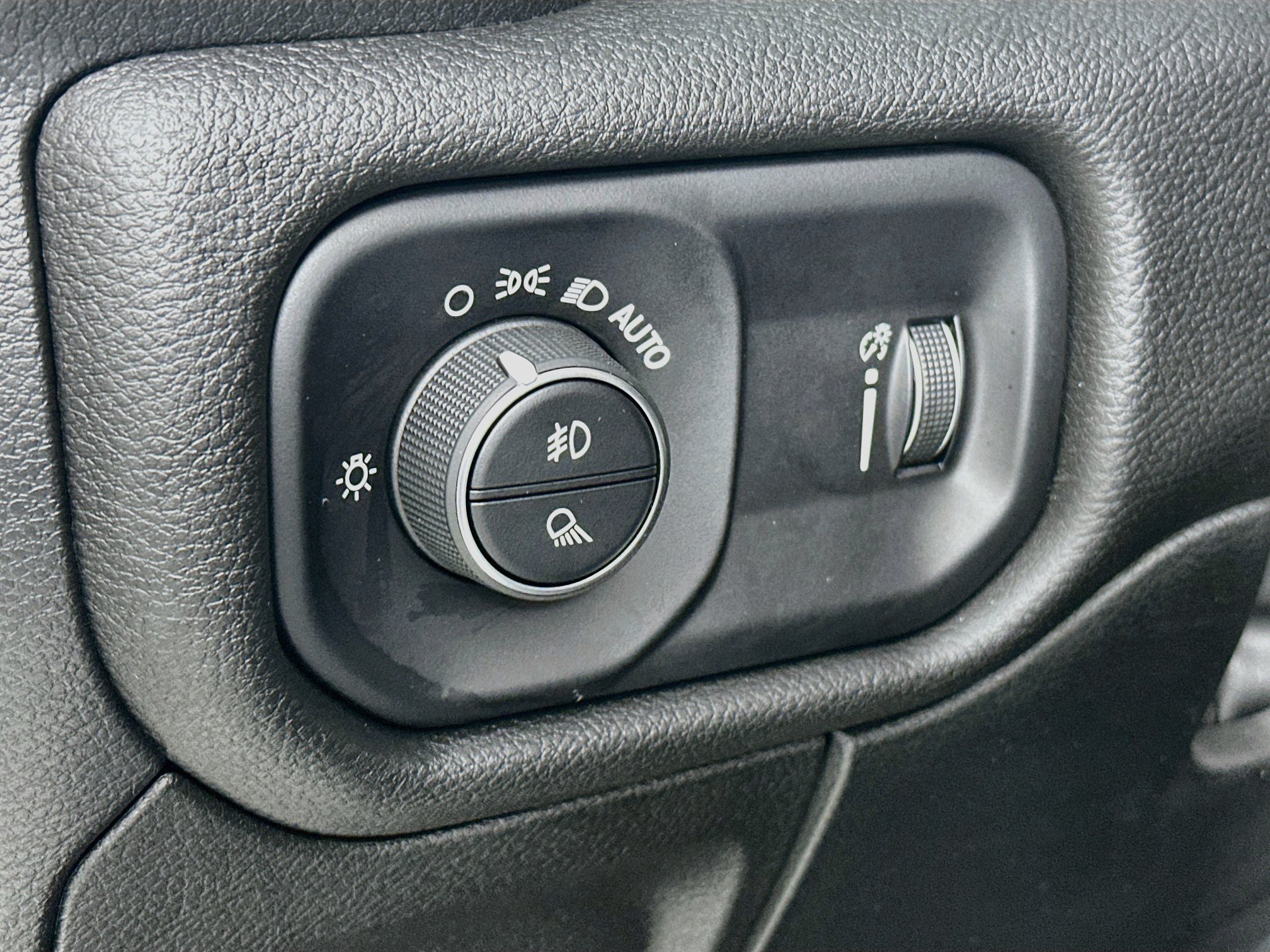 Used 2023 RAM 1500 Big Horn RWD image 10