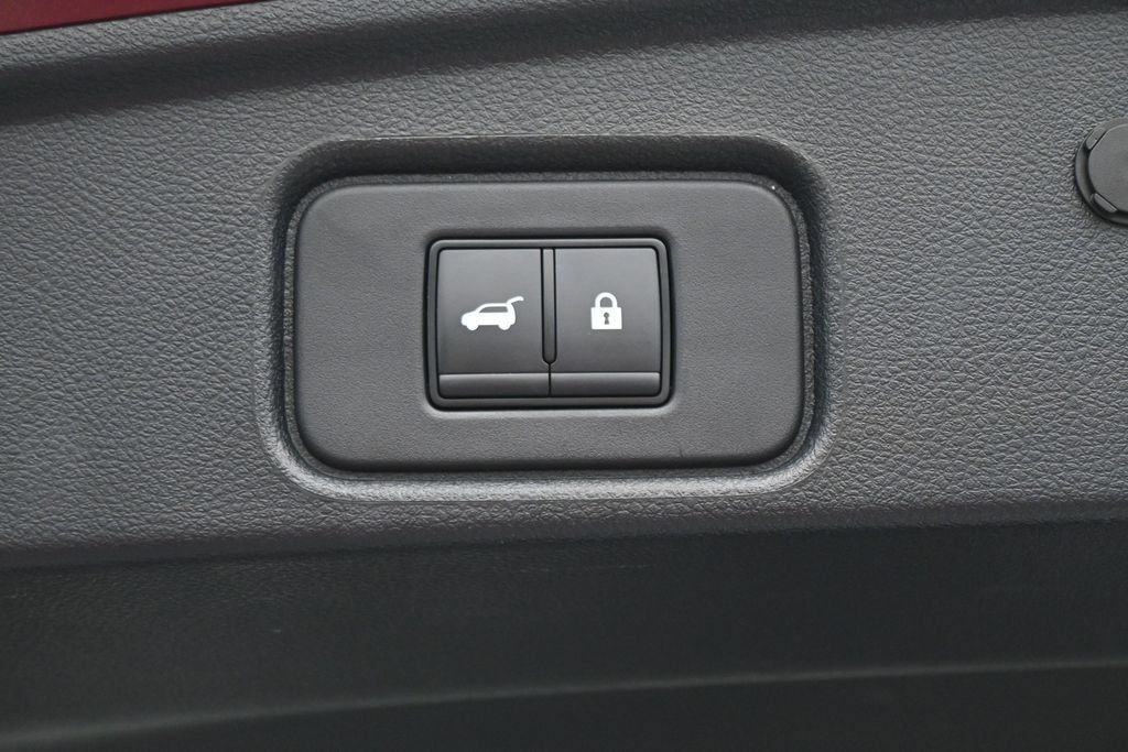 Used 2024 Nissan Pathfinder Platinum AWD/4WD image 33