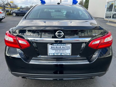 Used 2017 Nissan Altima 2.5 SV w/ Convenience Package image 4