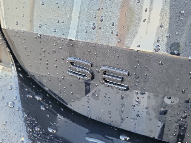 Certified 2026 Volkswagen Taos SE FWD image 6