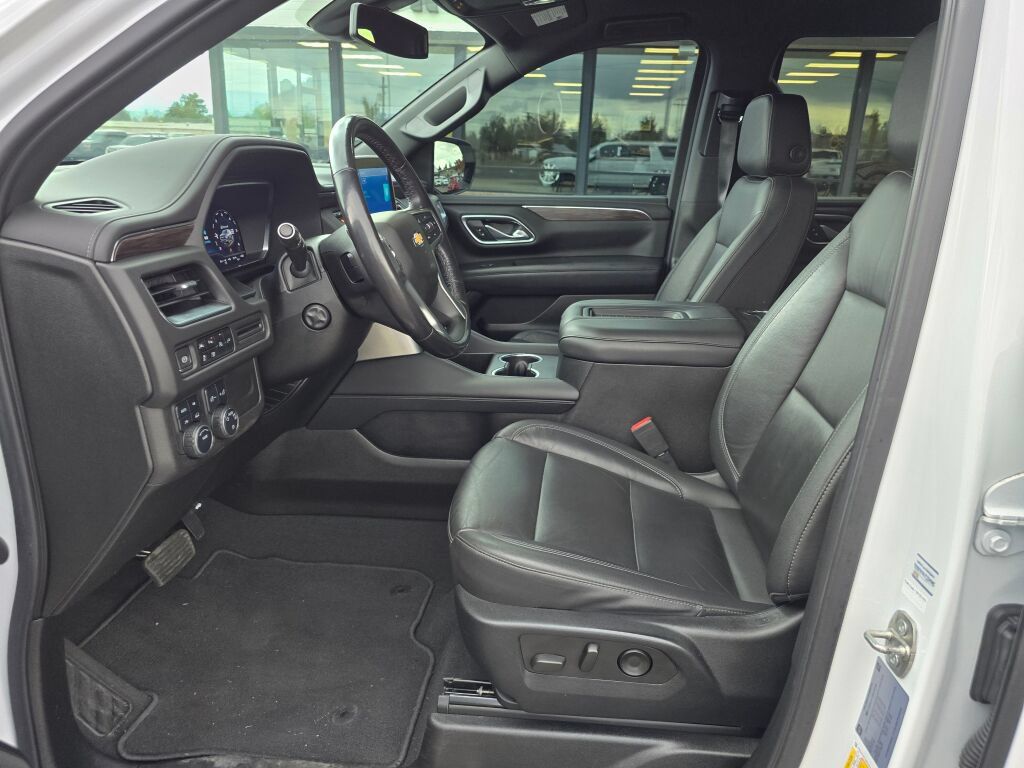 Used 2022 Chevrolet Suburban LT w/ Luxury Package AWD/4WD image 23