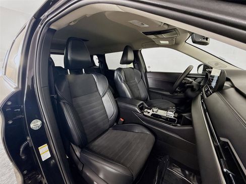 Used 2025 Mitsubishi Outlander SE image 26